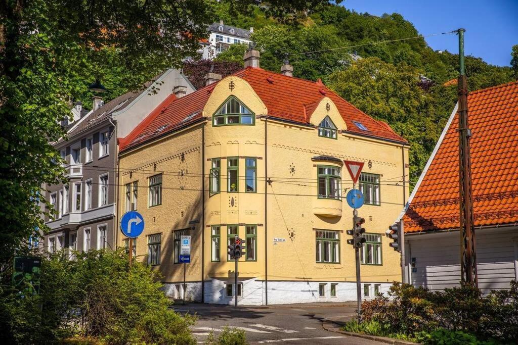 New! Modern City Apt: Central W/ Private Entrence Apartamento Bergen Exterior foto